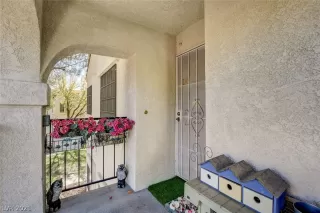 Photo #1: 2348904 Listing 