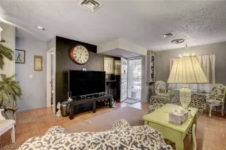 Photo #6: 2348904 Listing 