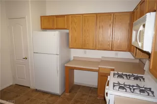 Photo #6: 2348913 Listing 