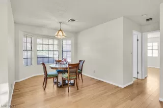 Photo #6: 2348915 Listing 