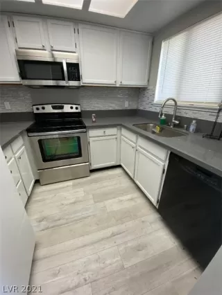 Photo #1: 2348940 Listing 