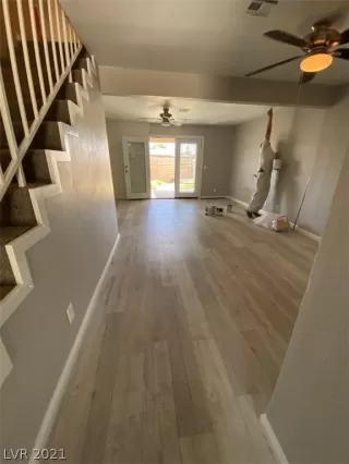 Photo #2: 2348940 Listing 