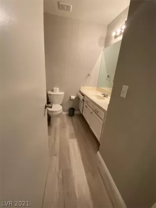 Photo #5: 2348940 Listing 