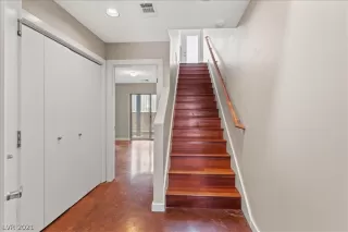 Photo #3: 2348942 Listing