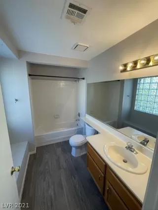 Photo #4: 2348947 Listing 