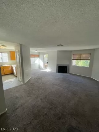 Photo #5: 2348947 Listing 