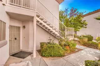 Photo #5: 2348959 Listing