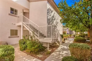 Photo #6: 2348959 Listing