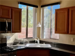 Photo #5: 2349007 Listing