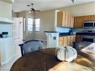 Photo #6: 2349007 Listing