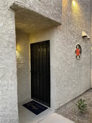 Photo #2: 2349008 Listing 