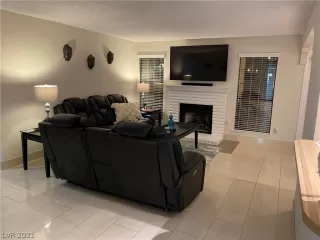 Photo #6: 2349008 Listing 