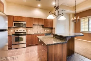 Photo #3: 2349019 Listing