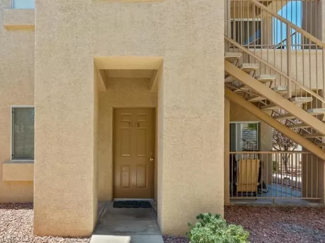 MLS: 2349021 Condo For Sale