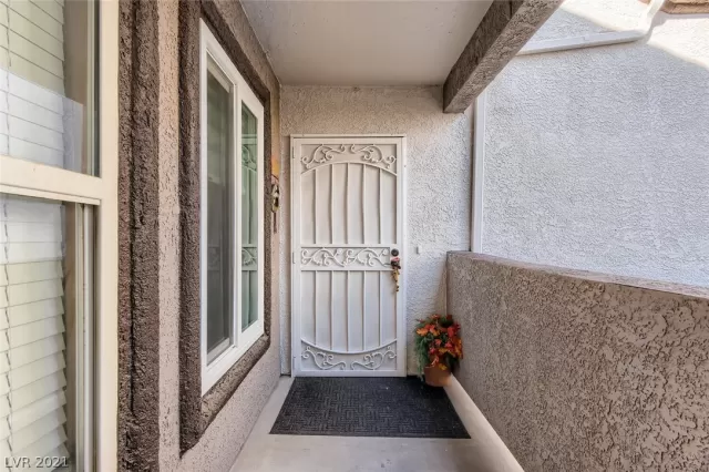 MLS: 2349029 Condo For Sale