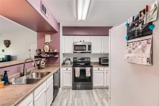 Photo #4: 2349029 Listing