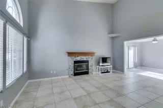 Photo #4: 2349031 Listing