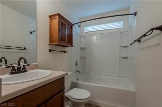 Photo #5: 2349041 Listing