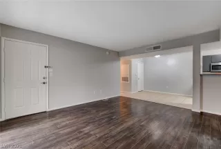 Photo #2: 2349045 Listing