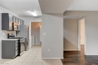 Photo #5: 2349045 Listing