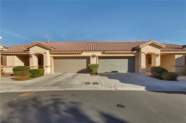 MLS: 2349065 Condo For Sale