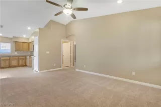 Photo #2: 2349065 Listing