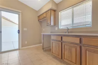 Photo #4: 2349065 Listing