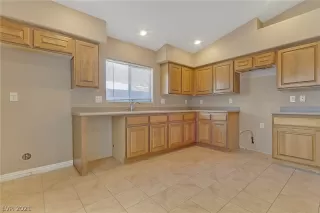 Photo #5: 2349065 Listing