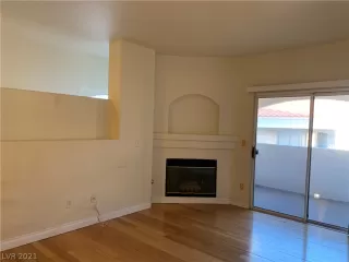 Photo #3: 2349067 Listing 