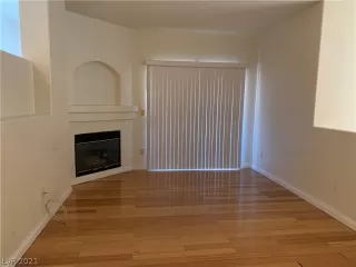 Photo #4: 2349067 Listing 