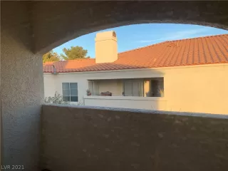 Photo #5: 2349067 Listing 