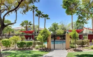 Photo #5: 2349072 Listing