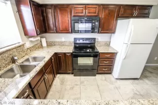 Photo #3: 2349101 Listing