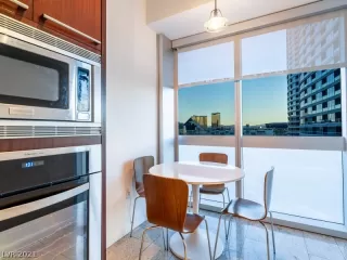 Photo #2: 2349109 Listing 