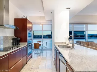 Photo #4: 2349109 Listing 