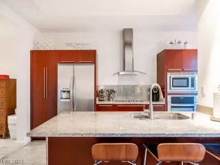 Photo #6: 2349109 Listing 