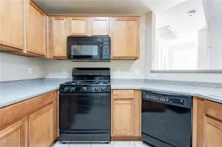 Photo #1: 2349110 Listing 