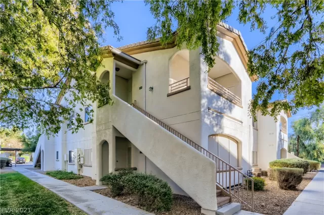 MLS: 2349155 Condo For Sale