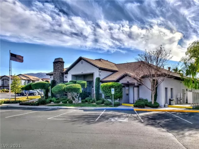 MLS: 2349168 Condo For Sale