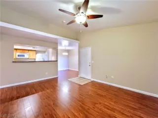 Photo #1: 2349168 Listing 