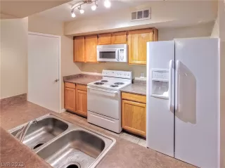 Photo #4: 2349168 Listing 