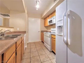 Photo #6: 2349168 Listing 