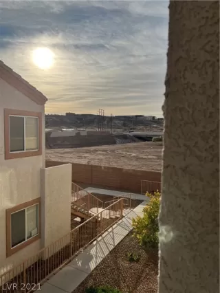 Photo #1: 2349201 Listing