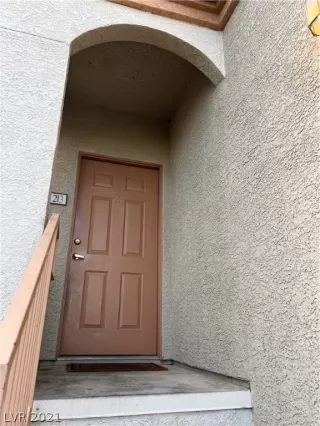 Photo #3: 2349201 Listing