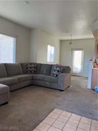 Photo #5: 2349201 Listing