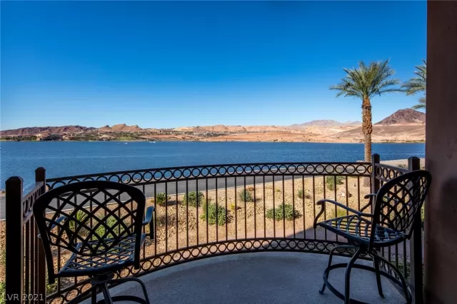 MLS: 2349204 Condo For Sale