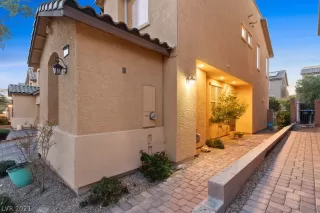 Photo #3: 2349235 Listing