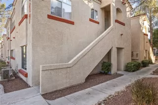 Photo #1: 2349243 Listing