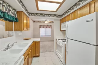 Photo #3: 2349243 Listing