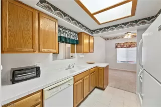 Photo #6: 2349243 Listing